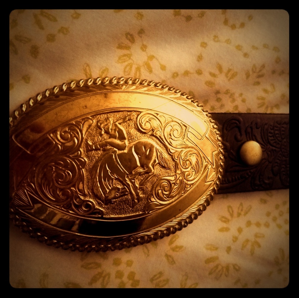 GENUINE LEATHER BELT & Vintage gold belt buckle